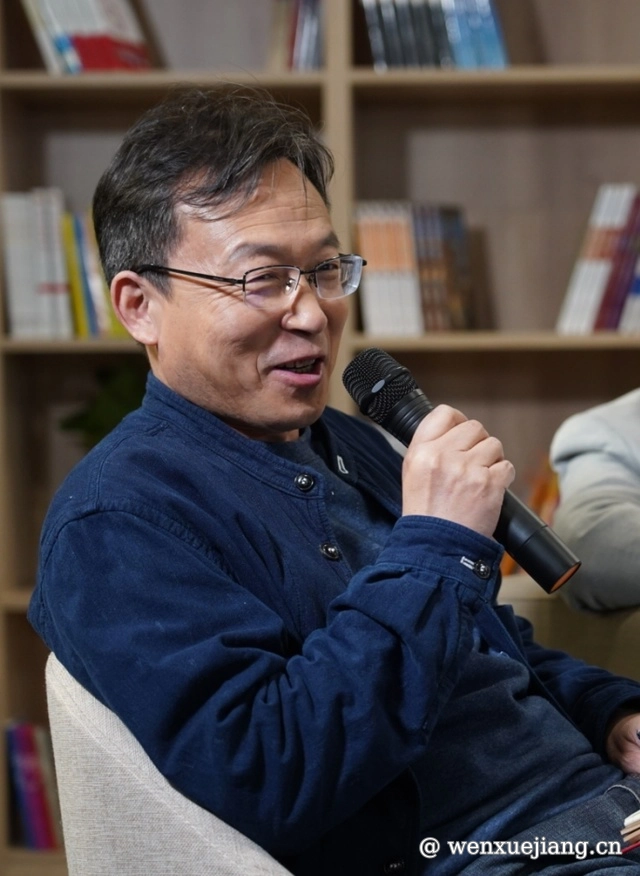 <p>作家经典照片</p>