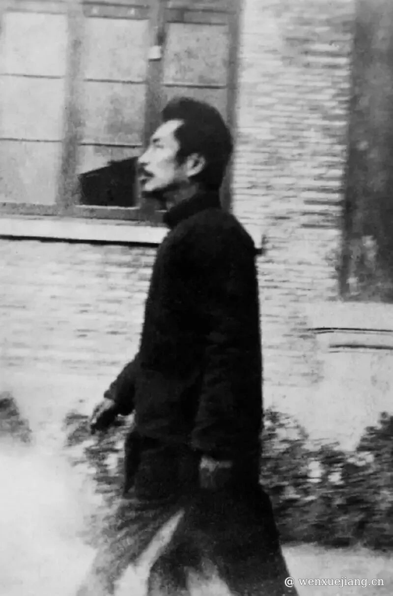 <p>行走中的路线，照片真实性存疑</p>